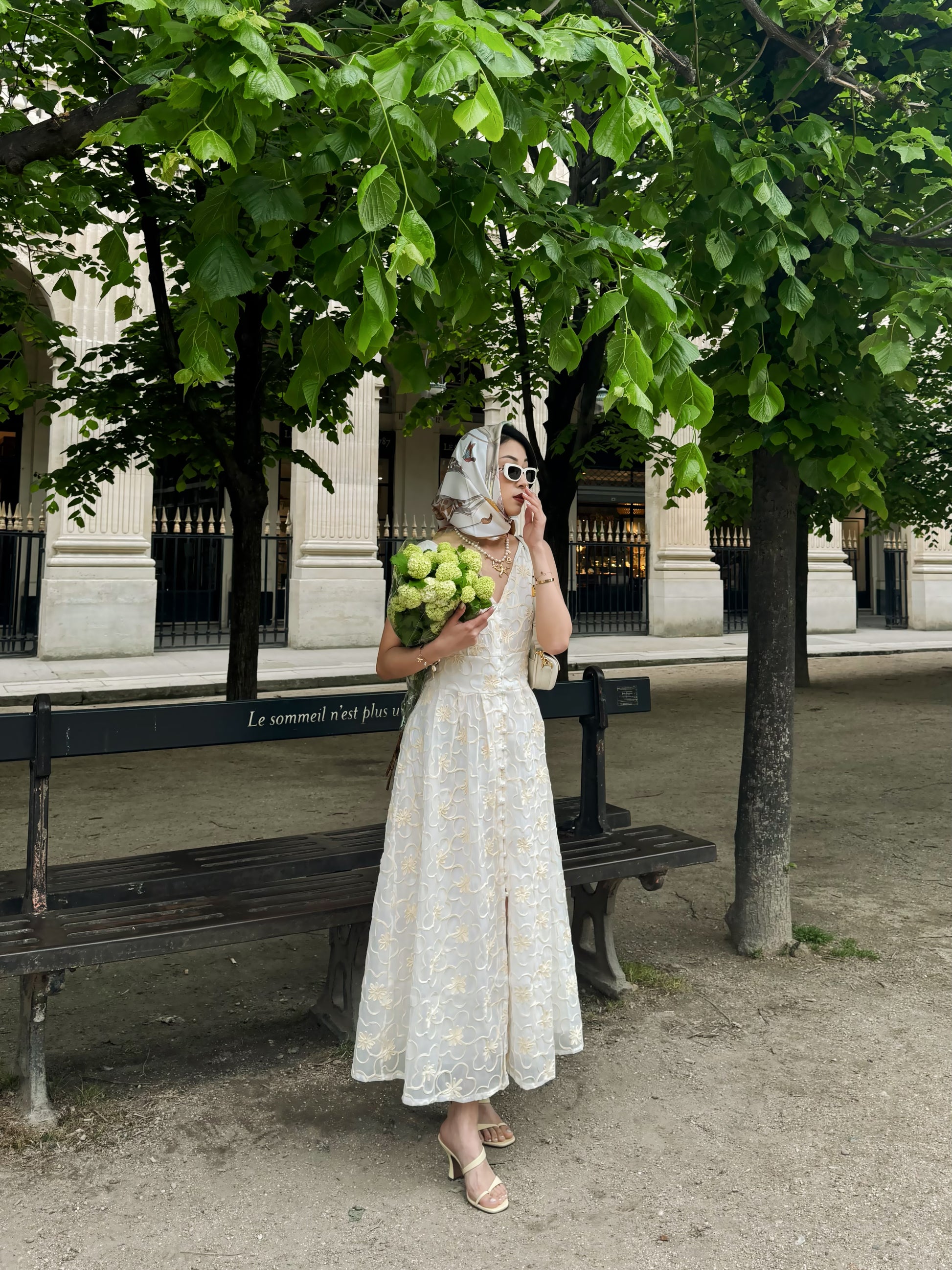 Robe en brodé fleurs