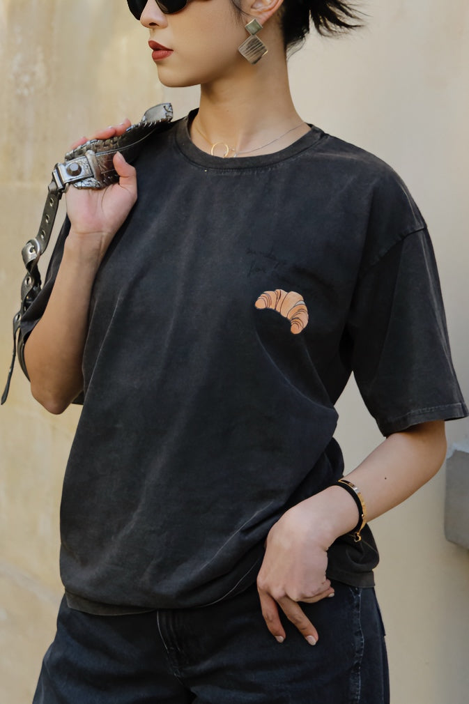 T-shirt oversize avec patch croissant en couleur gris et blanc
