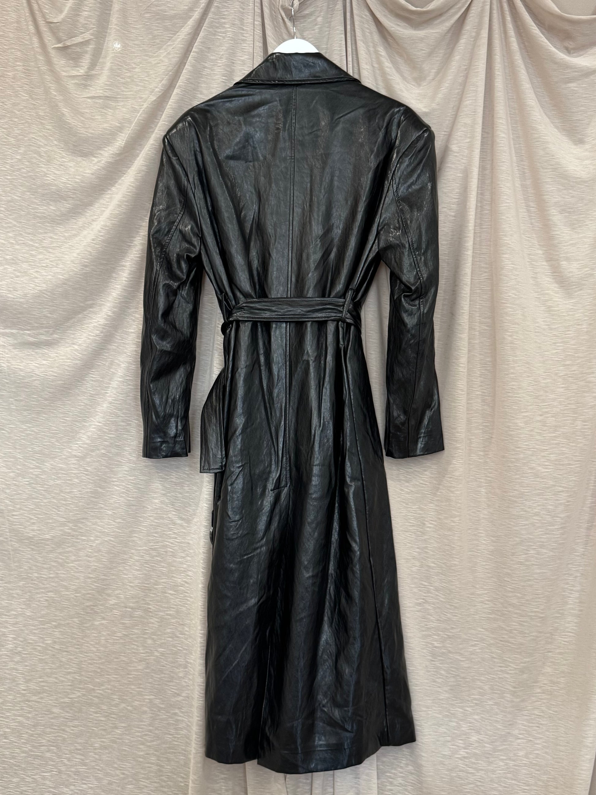 Trench en similicuir noir effet vintage brillant