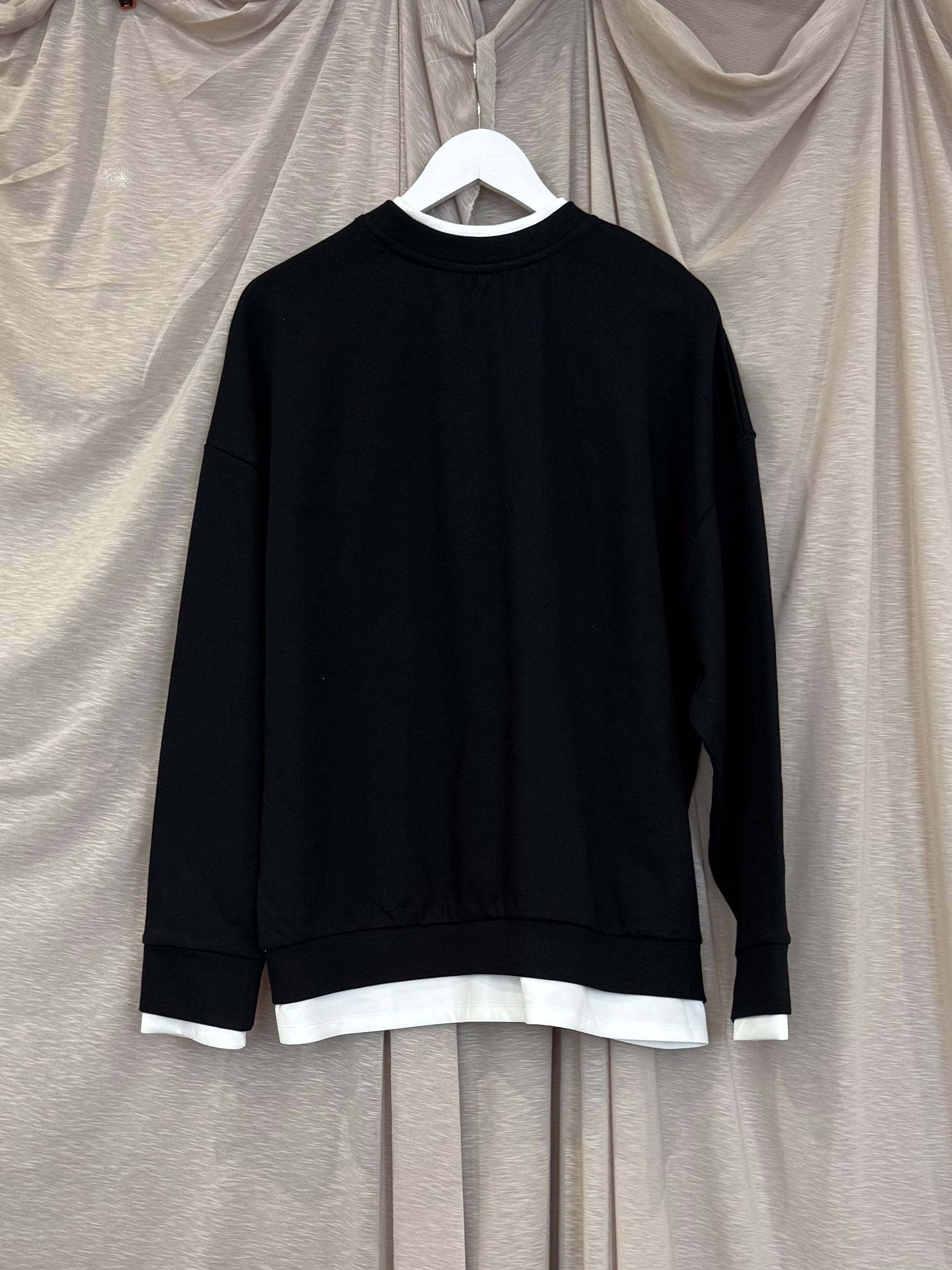 Sweat-shirt noir à double col rond bicolore