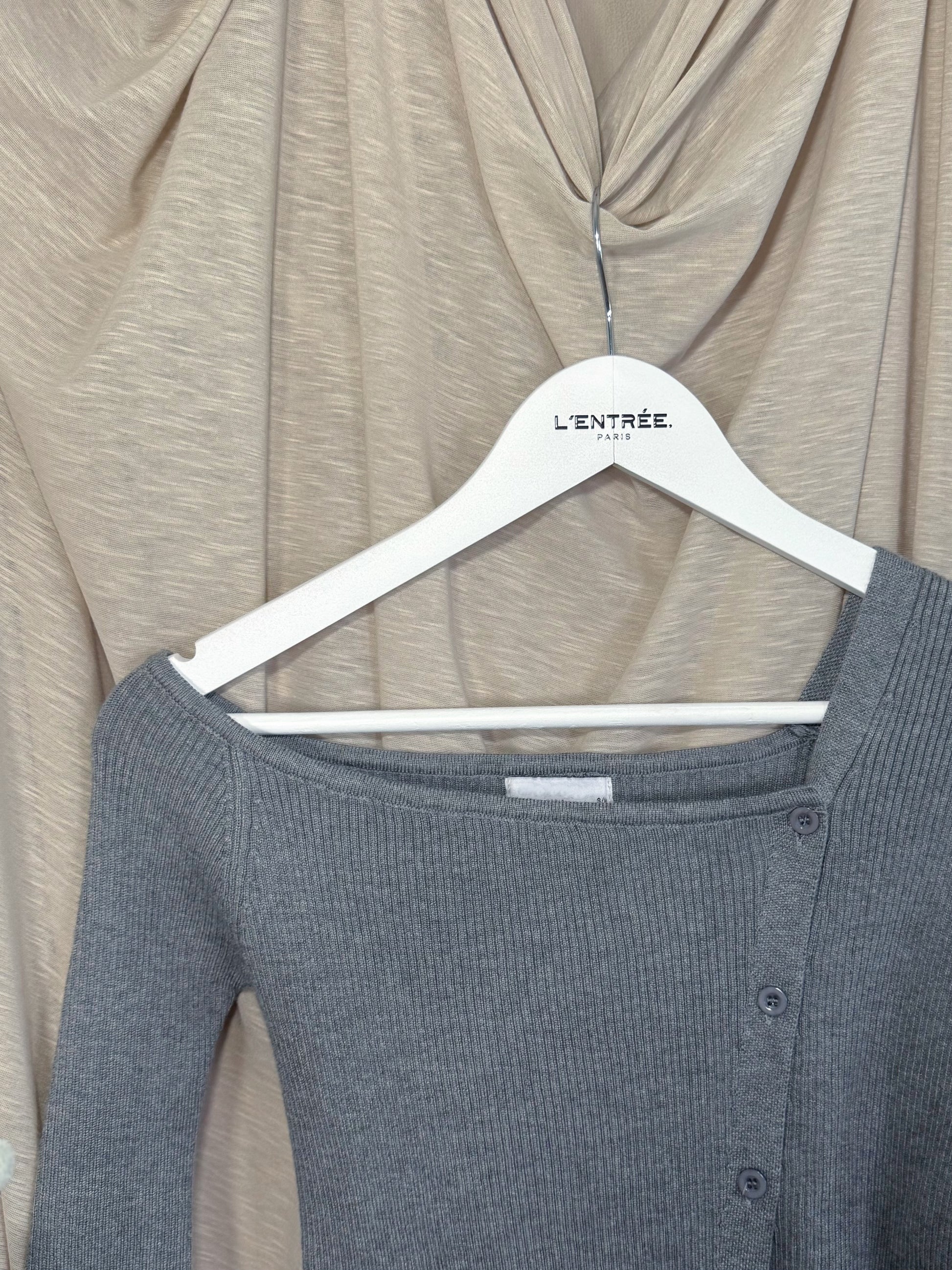 Cardigan coupe ajustée en couleur grise unie