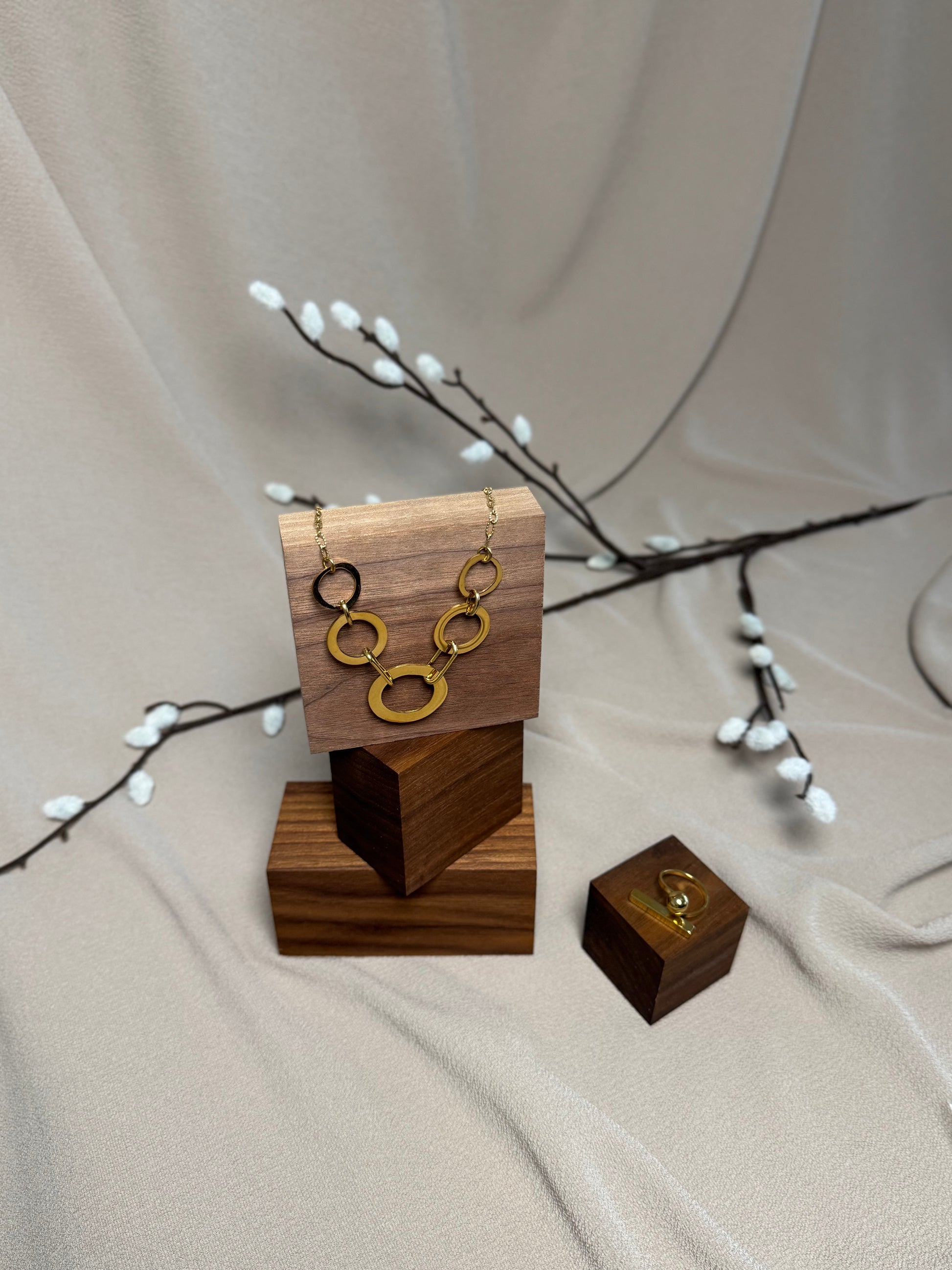 Colliers cercle enchainé