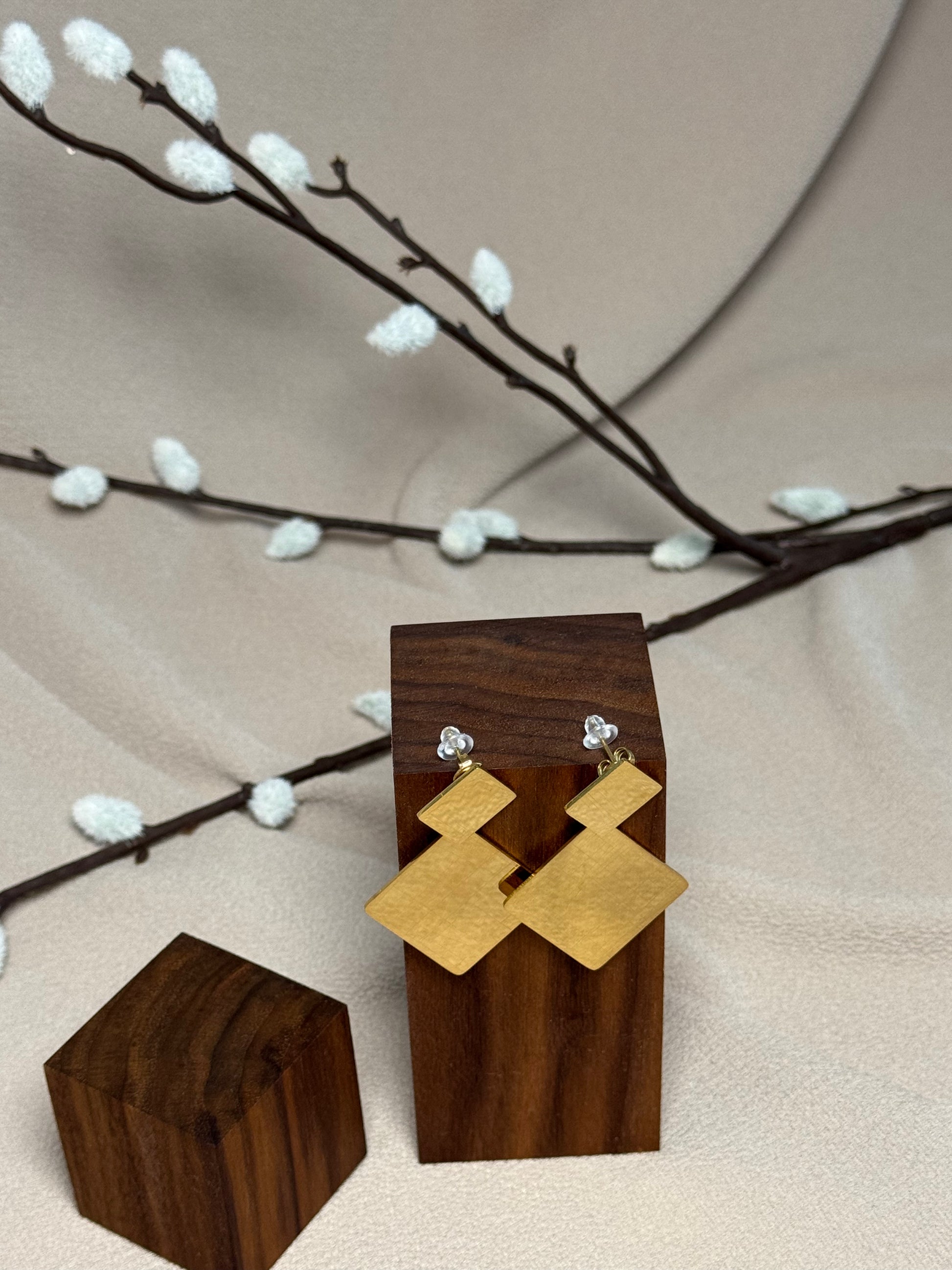 Boucles d’oreilles pavées