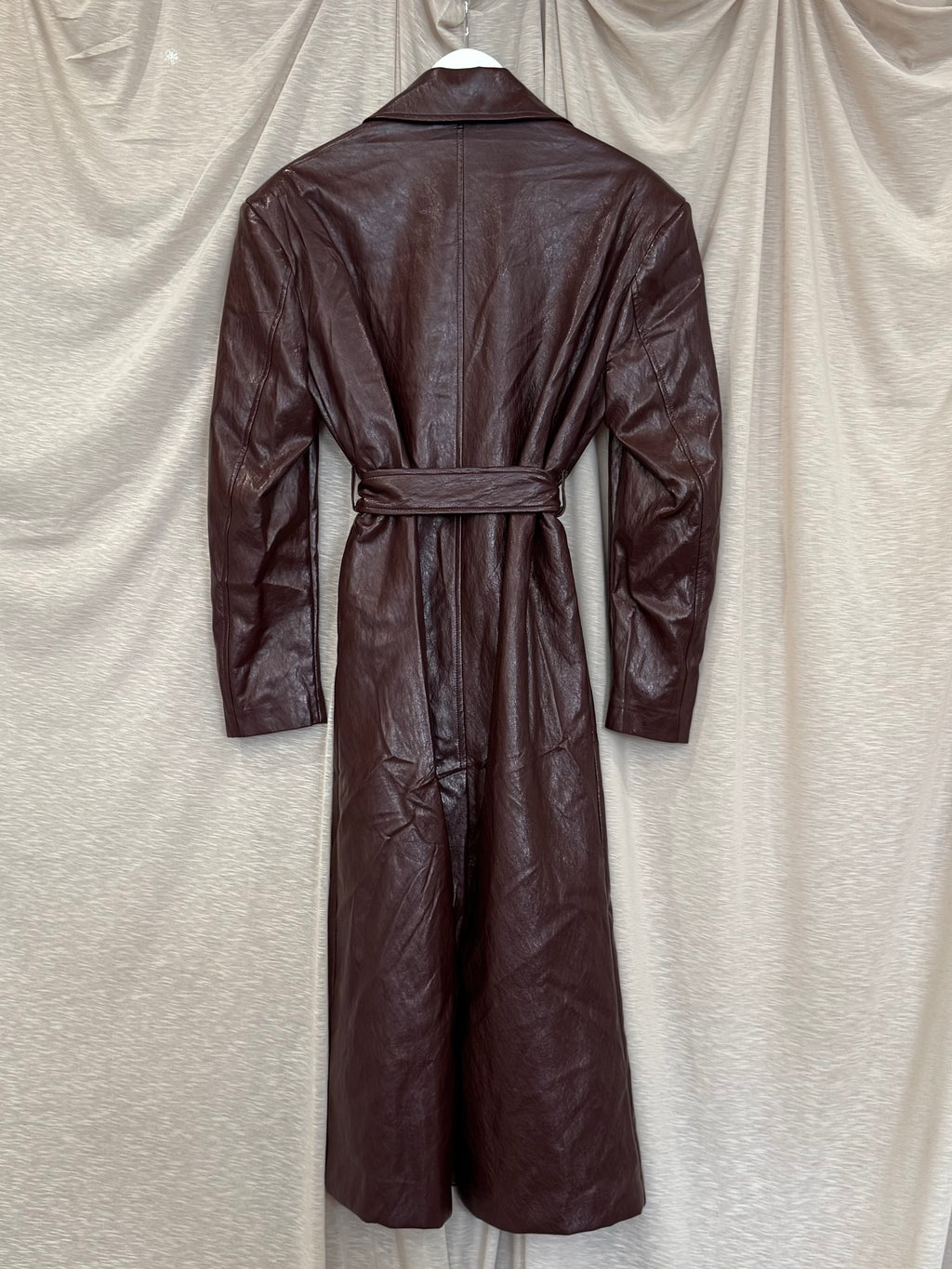 Trench en similicuir bordeaux effet vintage brillant