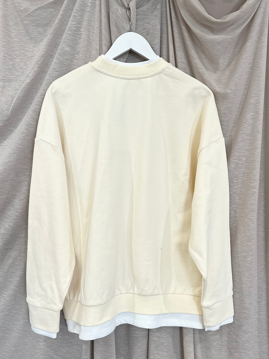Sweat-shirt beige à double col rond bicolore