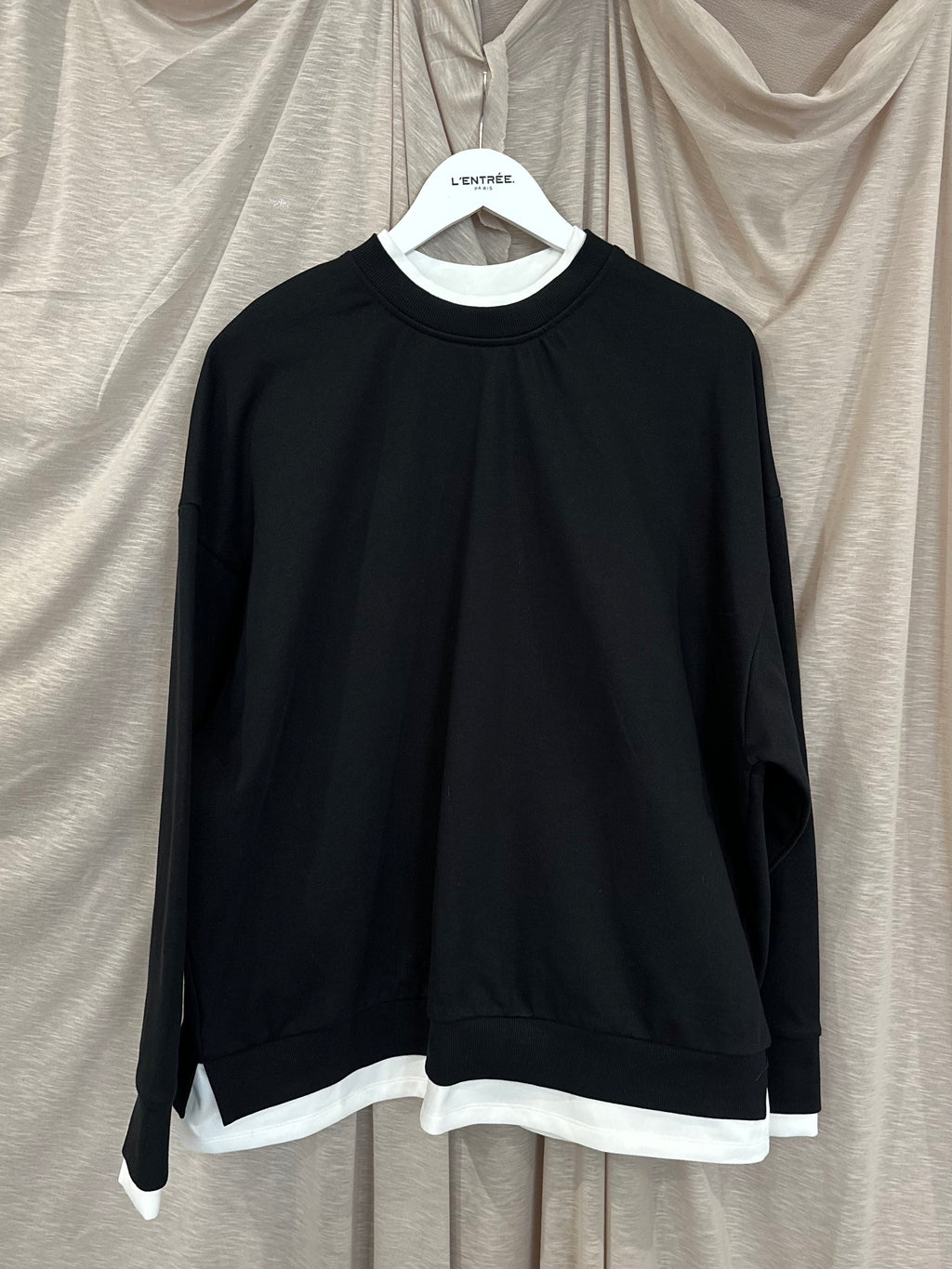 Sweat-shirt noir à double col rond bicolore