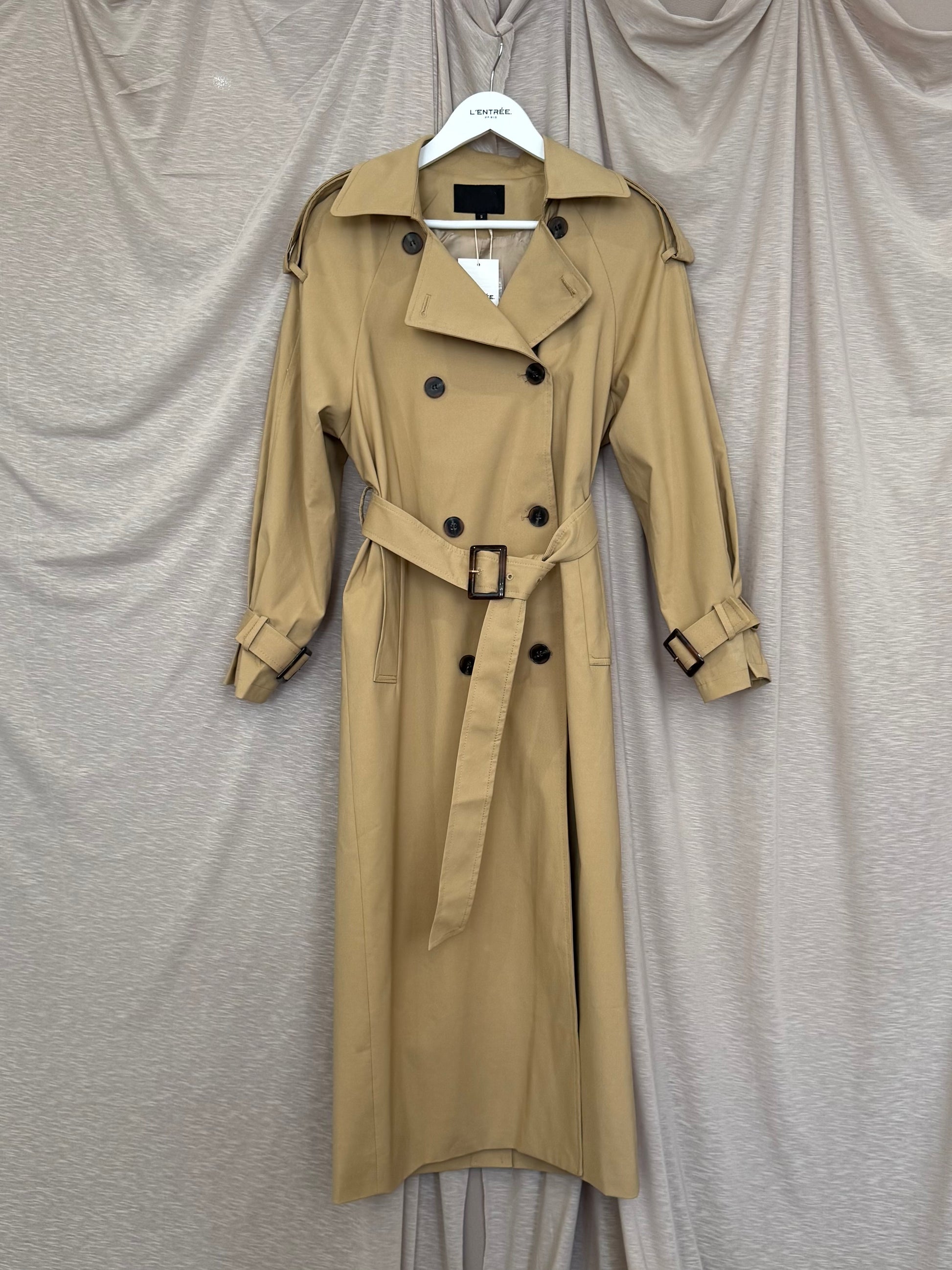 Trench classique beige double boutonnage et épaulettes