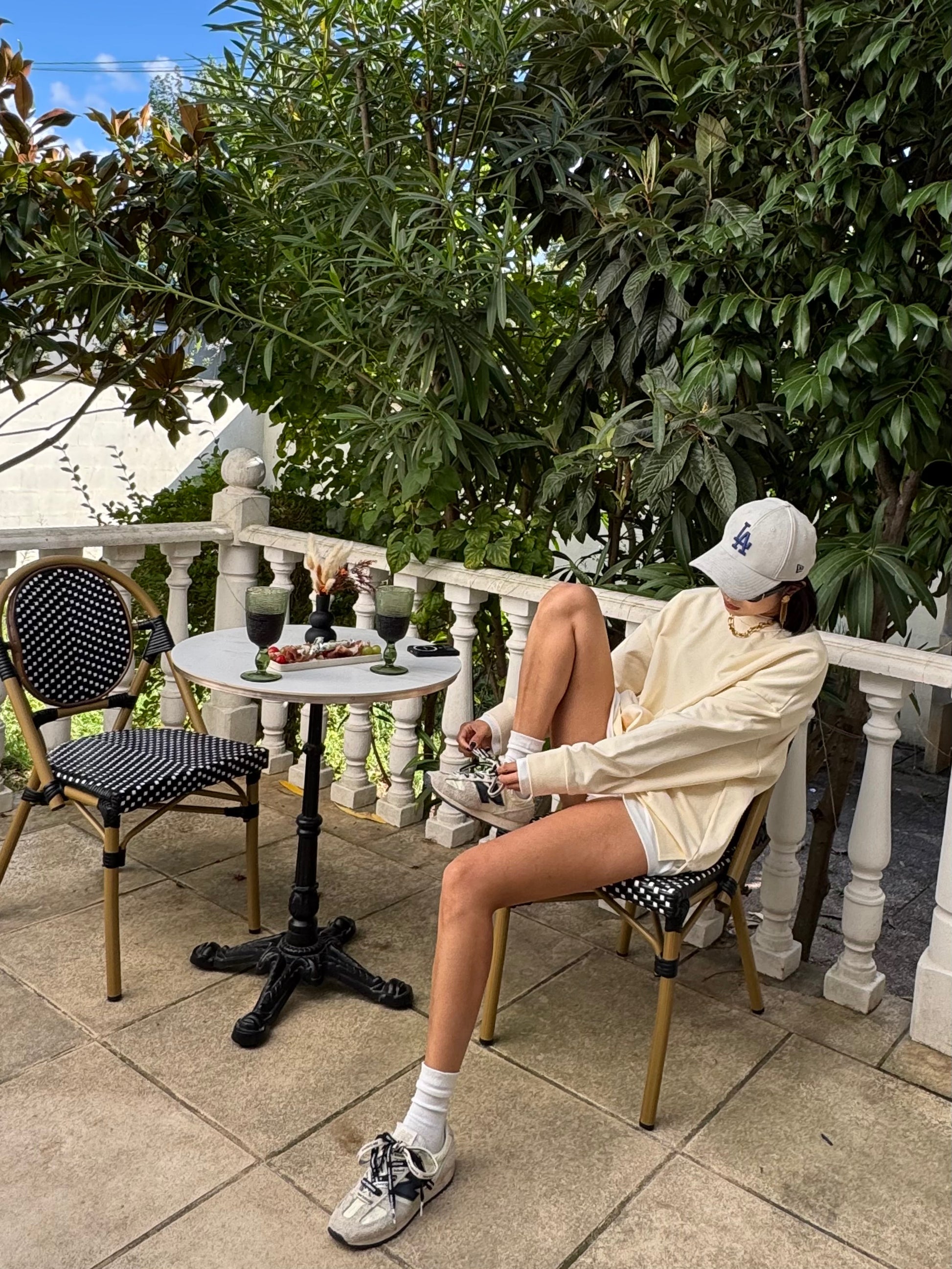 Sweat-shirt beige à double col rond bicolore