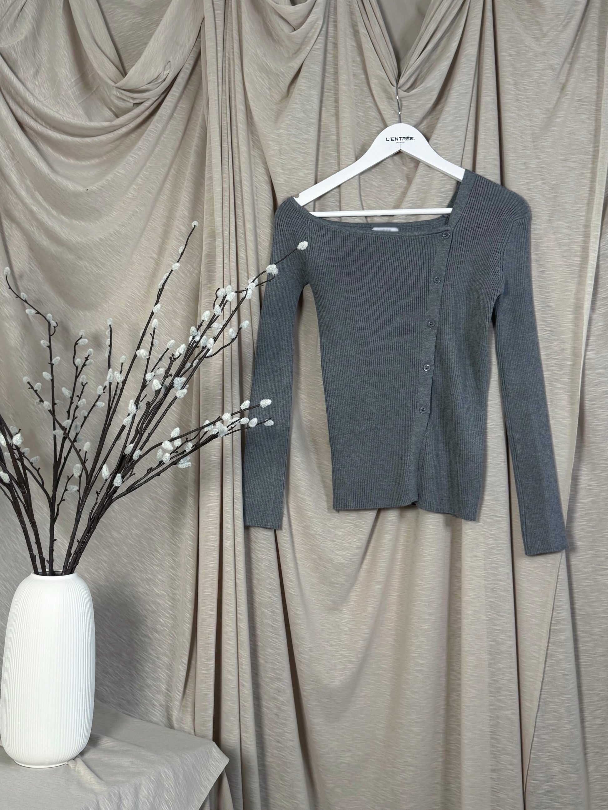 Cardigan coupe ajustée en couleur grise unie