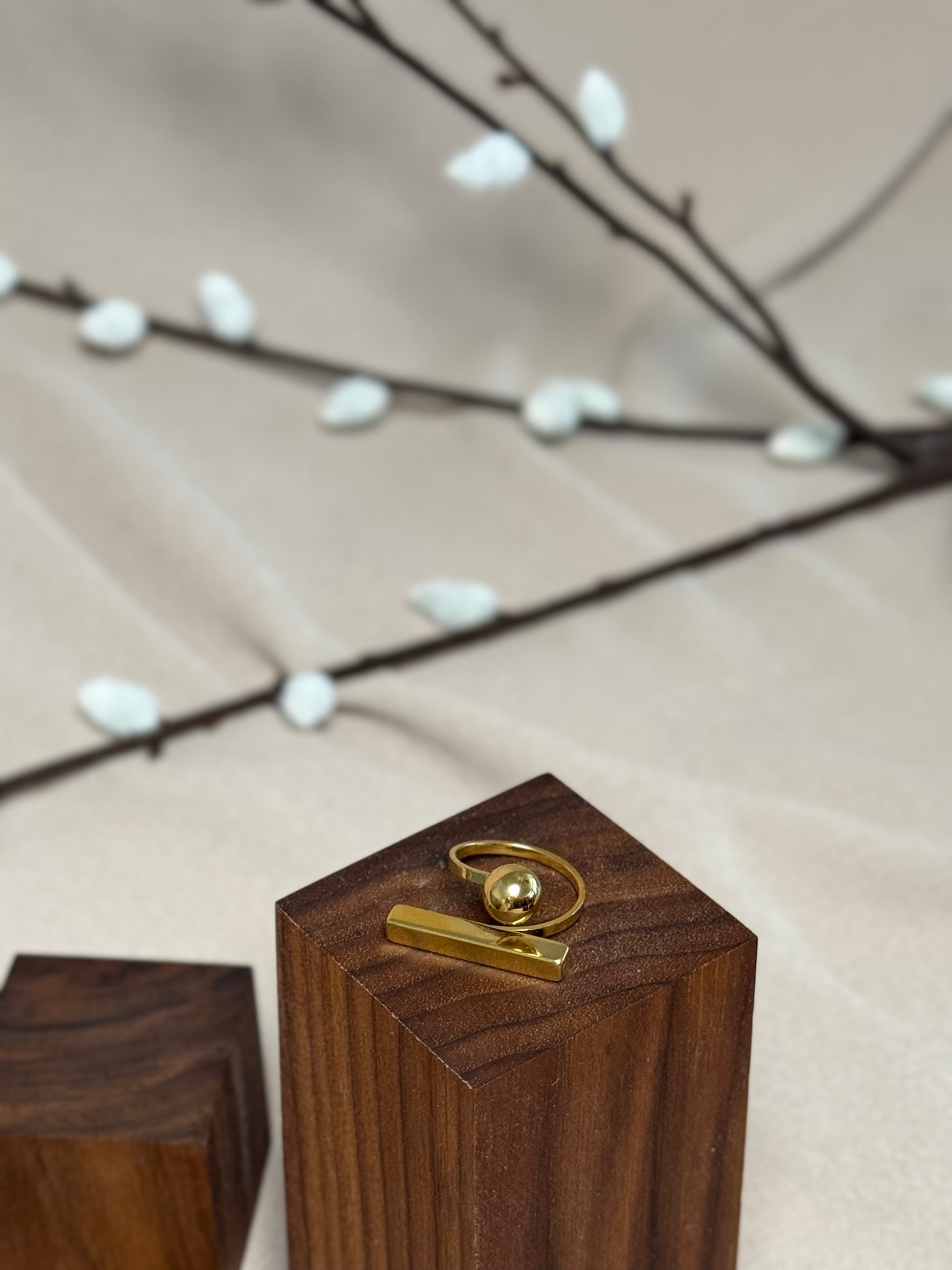 Bague clou moderne
