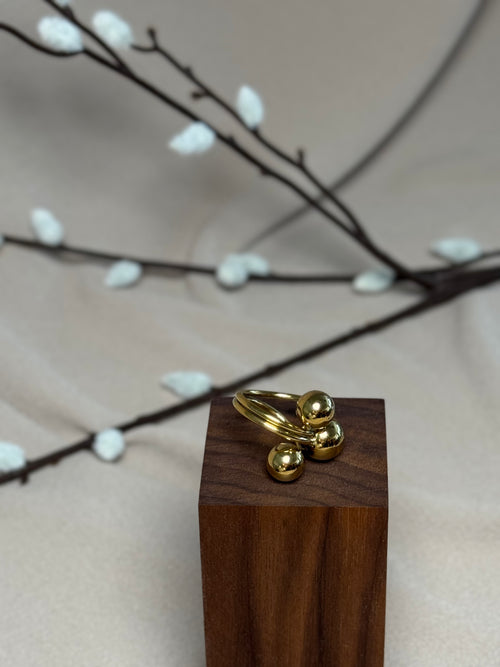 Bague atome moderne