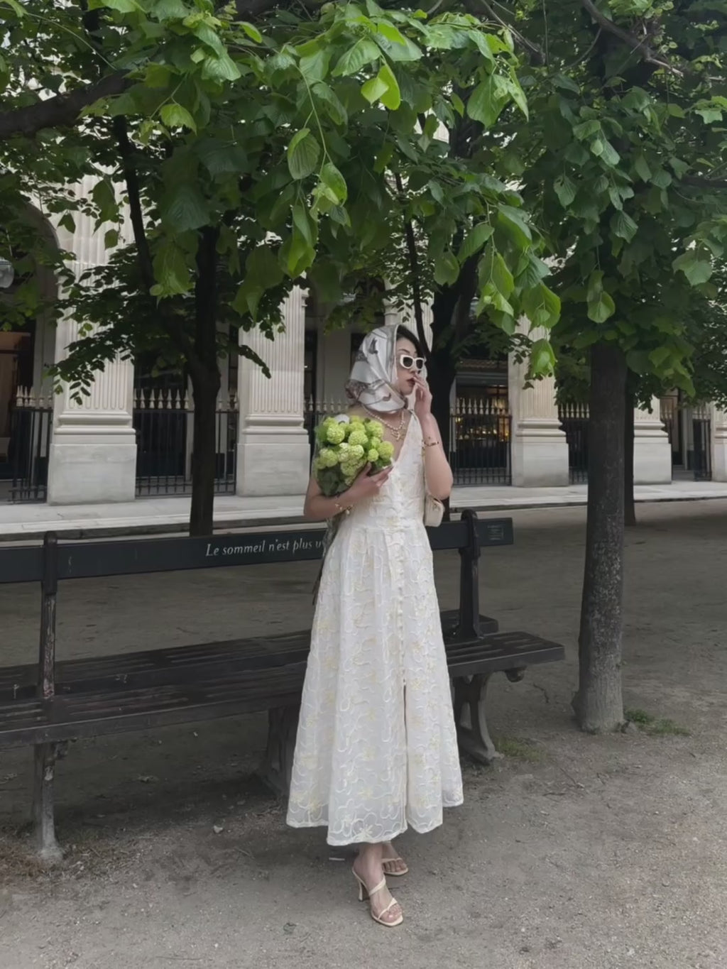 Robe en brodé fleurs