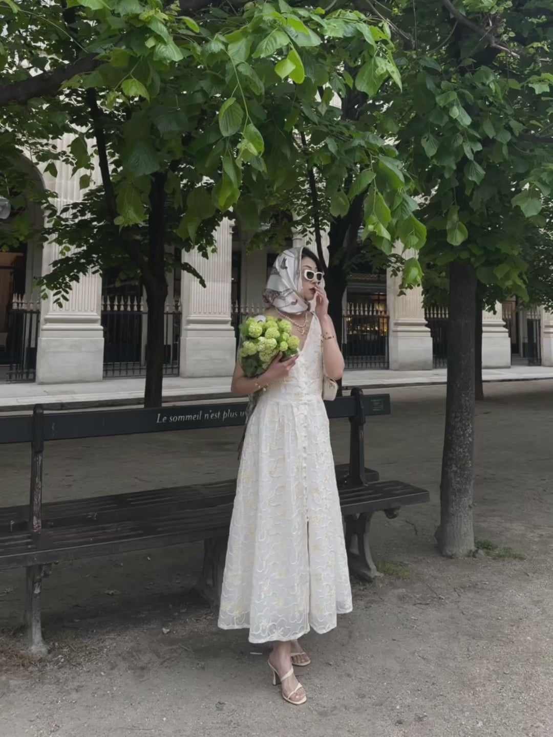 Robe en brodé fleurs